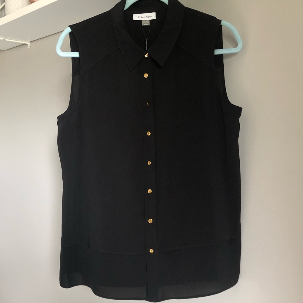 Calvin Klein Sleeveless button down blouse